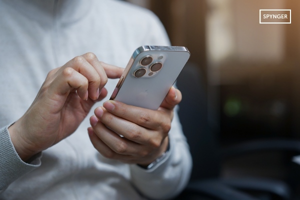 Tracciare segretamente i messaggi di testo su iPhone e iPad